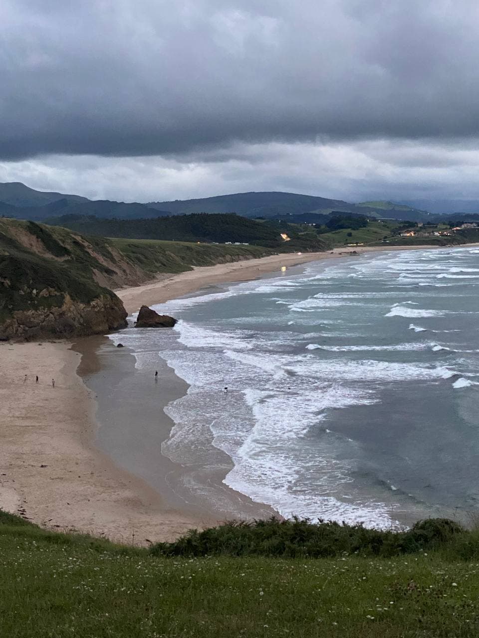 Поради ТБ-зірки для яскравого відпочинку в Іспанії: 15 км по гірській річці та замок, де жила Дейенеріс